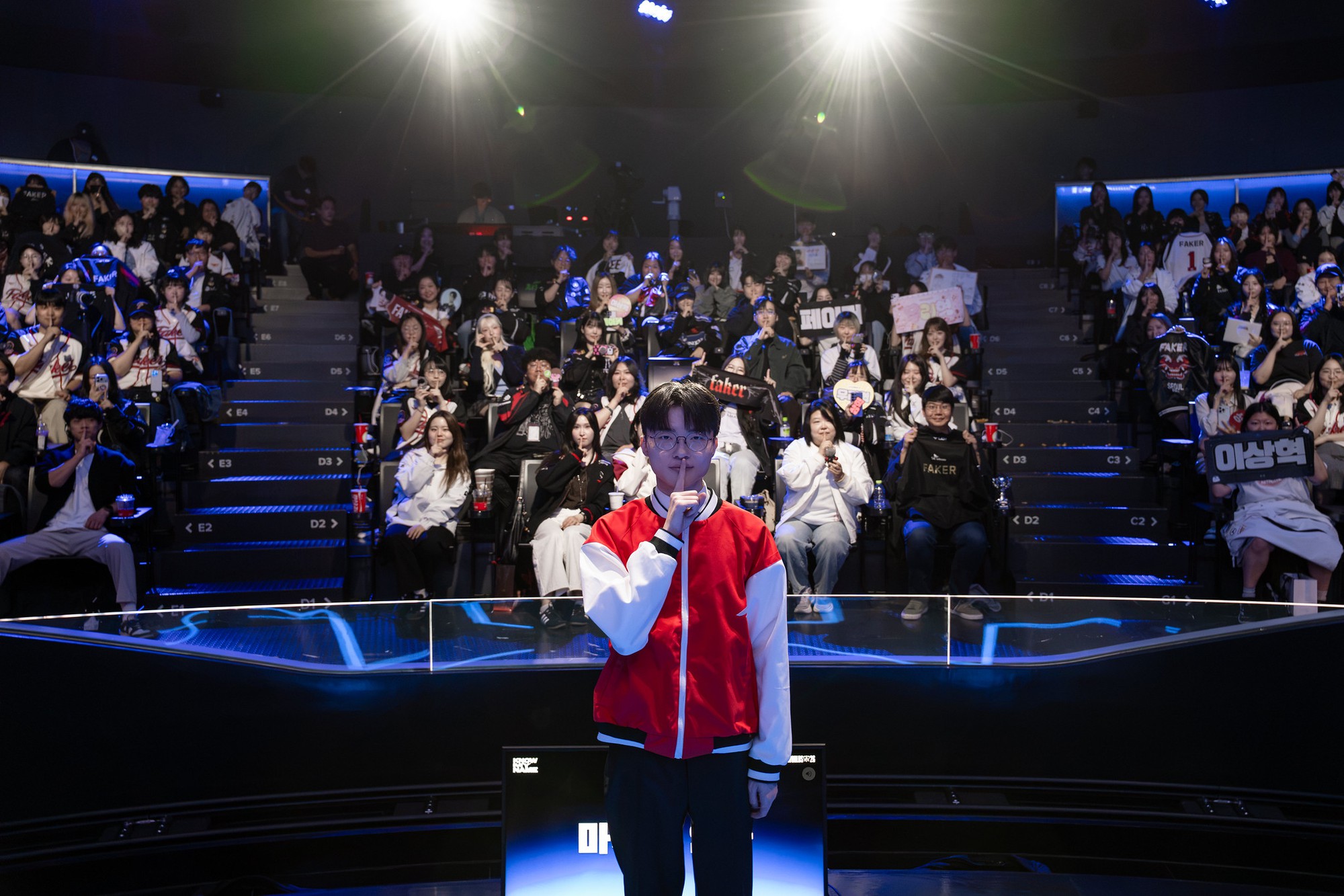 Faker sở hữu một thành tích mà cả LCK cộng lại cũng chưa sánh kịp