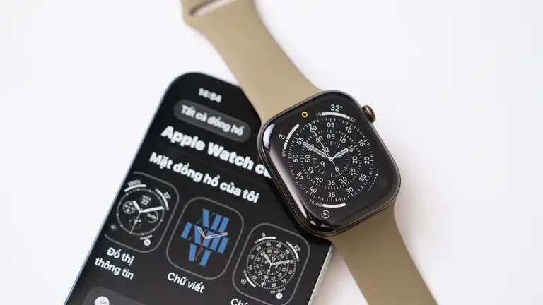 Mở hộp Apple Watch Series 12 sản xuất tại Việt Nam