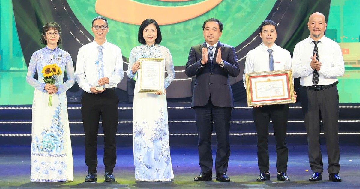 Hà Nội trao Giải báo chí Phát triển văn hóa và xây dựng người Hà Nội thanh lịch, văn minh