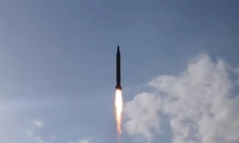 Tên lửa Iran rời bệ phóng trong video công bố ngày 12/7. Video: Tasnim