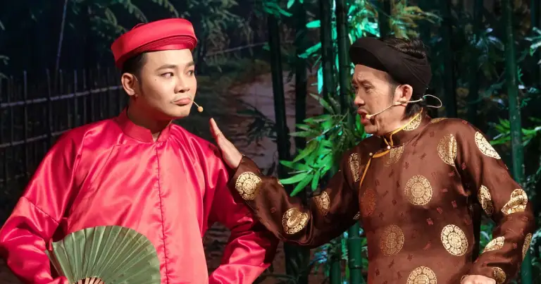 Hoài Linh ca bài bản cải lương, mừng Sân khấu Mới tròn một tuổi