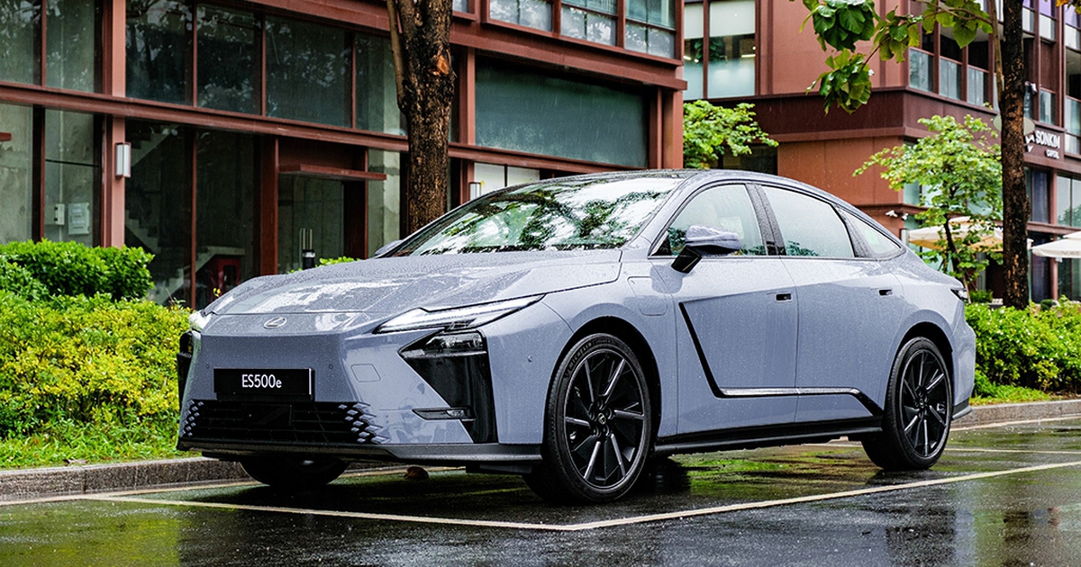 Lexus ES 2026 lần đầu tung bản thuần điện, giá từ 2,34 tỉ đồng