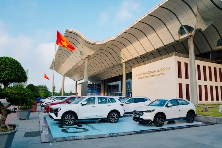 Khai mạc VIMS 2026: Khách đến từ trước giờ mở cửa, khu trưng bày và khu lái thử kín người tham quan - Ảnh 7.