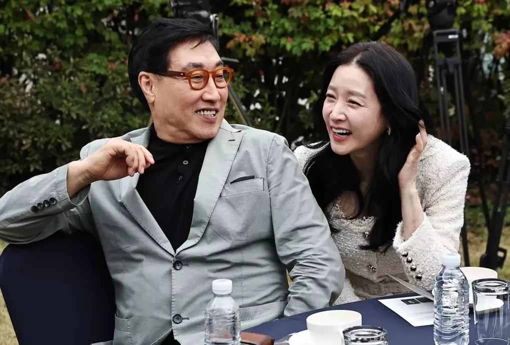 Lee Young Ae, 55 tuổi, và bạn đời. Ảnh: News1