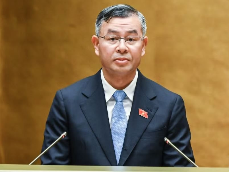 Bộ trưởng Tài chính Ngô Văn Tuấn trình bày Tờ trình dự án Luật sửa đổi, bổ sung một số điều của Luật Chứng khoán. Ảnh: Chinhphu.vn