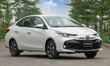 Ba mẫu sedan cỡ B Toyota Vios, Honda City, Hyundai Accent giữ nhịp bán nhiều ở top đầu doanh số xe gầm thấp hàng tháng.
