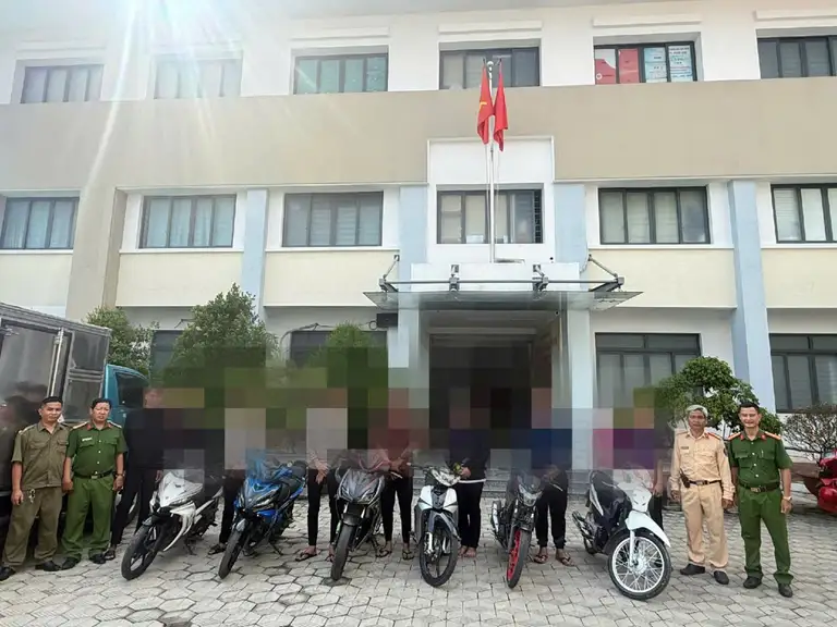 Nhóm thanh thiếu niên bị mời làm việc, lập biên bản vi phạm