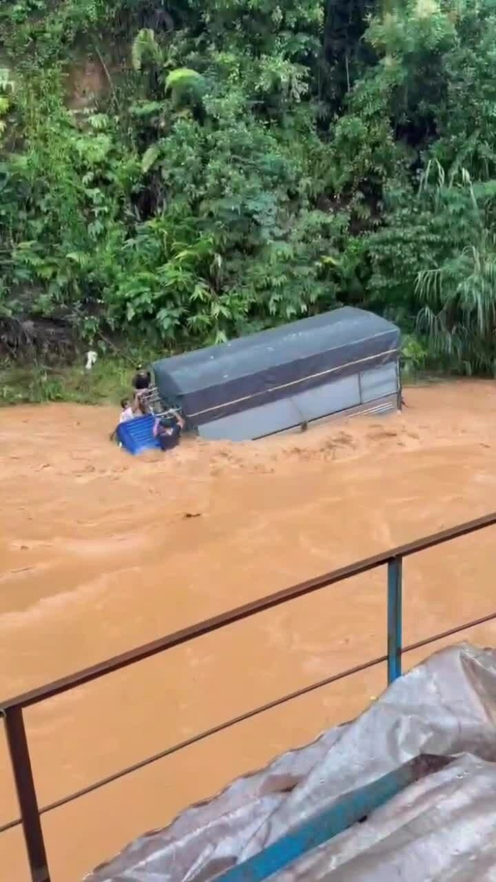 Diễn biến sự việc. Video: Người dân cung cấp