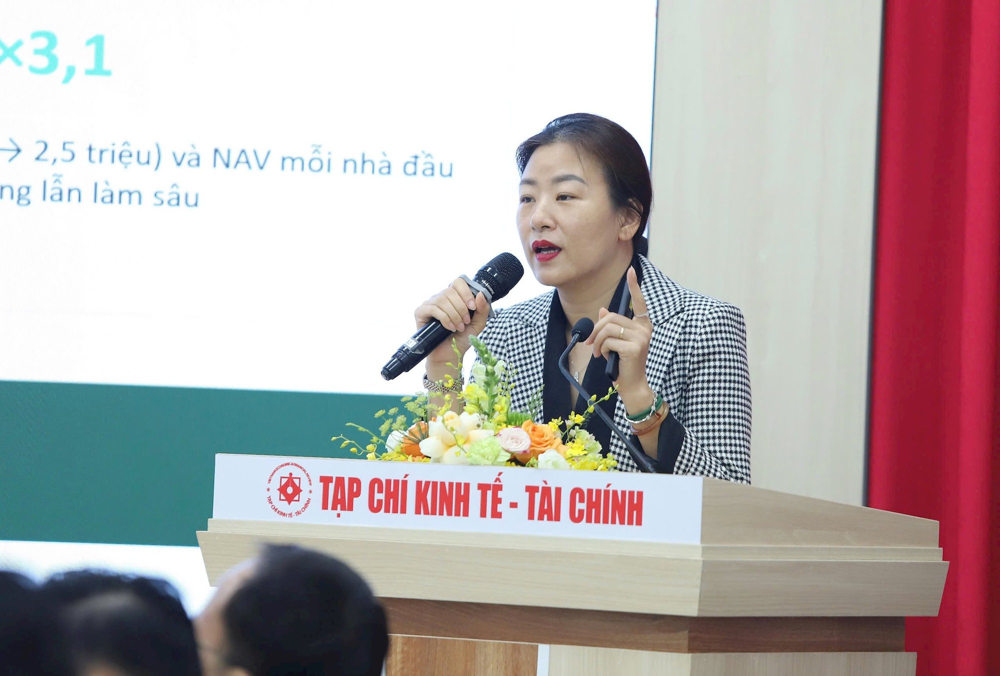 Bà Lương Thị Mỹ Hạnh, CFA, Giám đốc Quản lý tài sản, Khối trong nước Dragon Capital Việt Nam