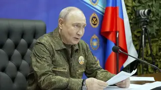Ông Putin: Nga đang lập 'vùng an ninh không thương lượng' dọc biên giới