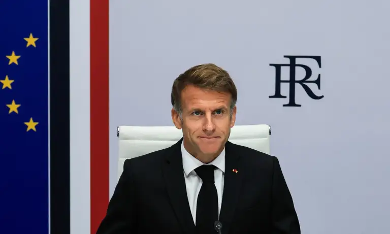 Tổng thống Pháp Emmanuel Macron tại cuộc họp ở Điện Elysee, thủ đô Paris ngày 18/10. Ảnh: AP
