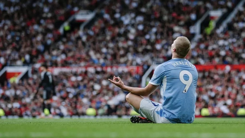 ... rồi ăn mừng trong trận Man City thắng Man Utd 1-0 ở vòng 4 Ngoại hạng Anh trên sân Old Trafford, Manchester, Anh, ngày 13/9/2026. Ảnh: Man City