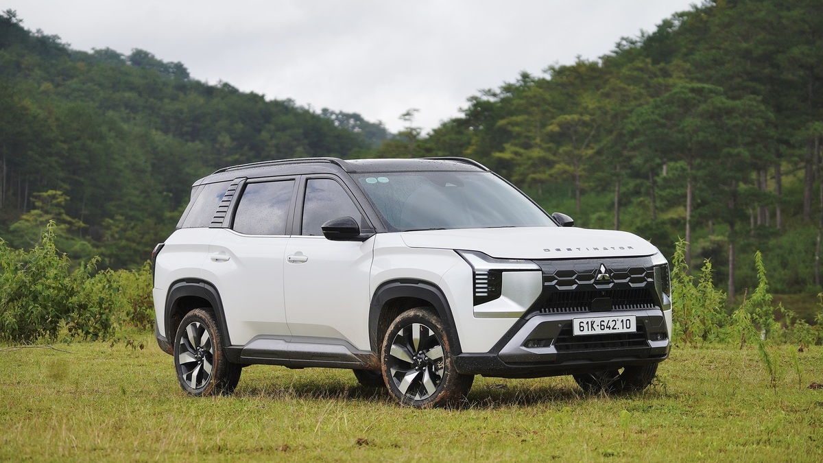 Giá Mitsubishi Destinator tại đại lý xuống mức 700 triệu đồng