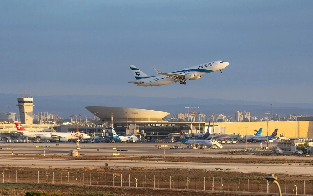 Máy bay cất cánh từ sân bay Ben Gurion, Israel, vào ngày 30/9. Ảnh: FLASH90