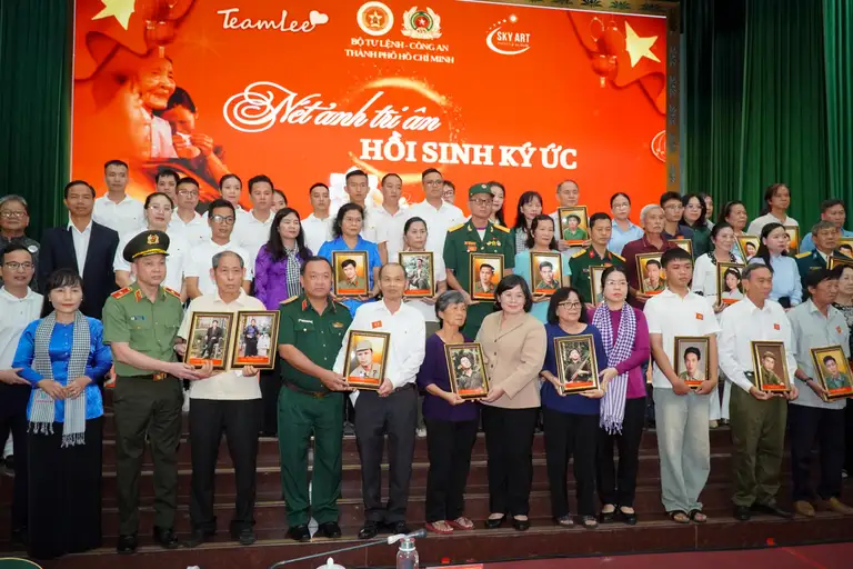 54 di ảnh liệt sĩ được trao trong đợt 1