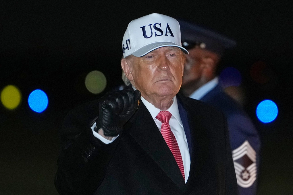 Tổng thống Mỹ Donald Trump tại căn cứ liên hợp Andrews, gần thủ đô Washington ngày 20/10. Ảnh: AP