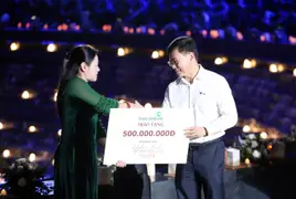Vietcombank trao tặng 500 triệu đồng cho trẻ em khó khăn do Covid-19