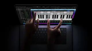 Màn hình cảm ứng OLED trên MacBook Pro mới.