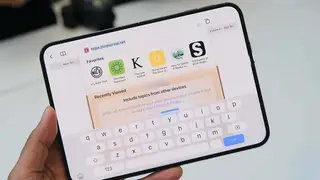 Sếp Apple: Tỷ lệ màn hình iPhone Duo bị lộ và 'tình cờ có trên sản phẩm khác'