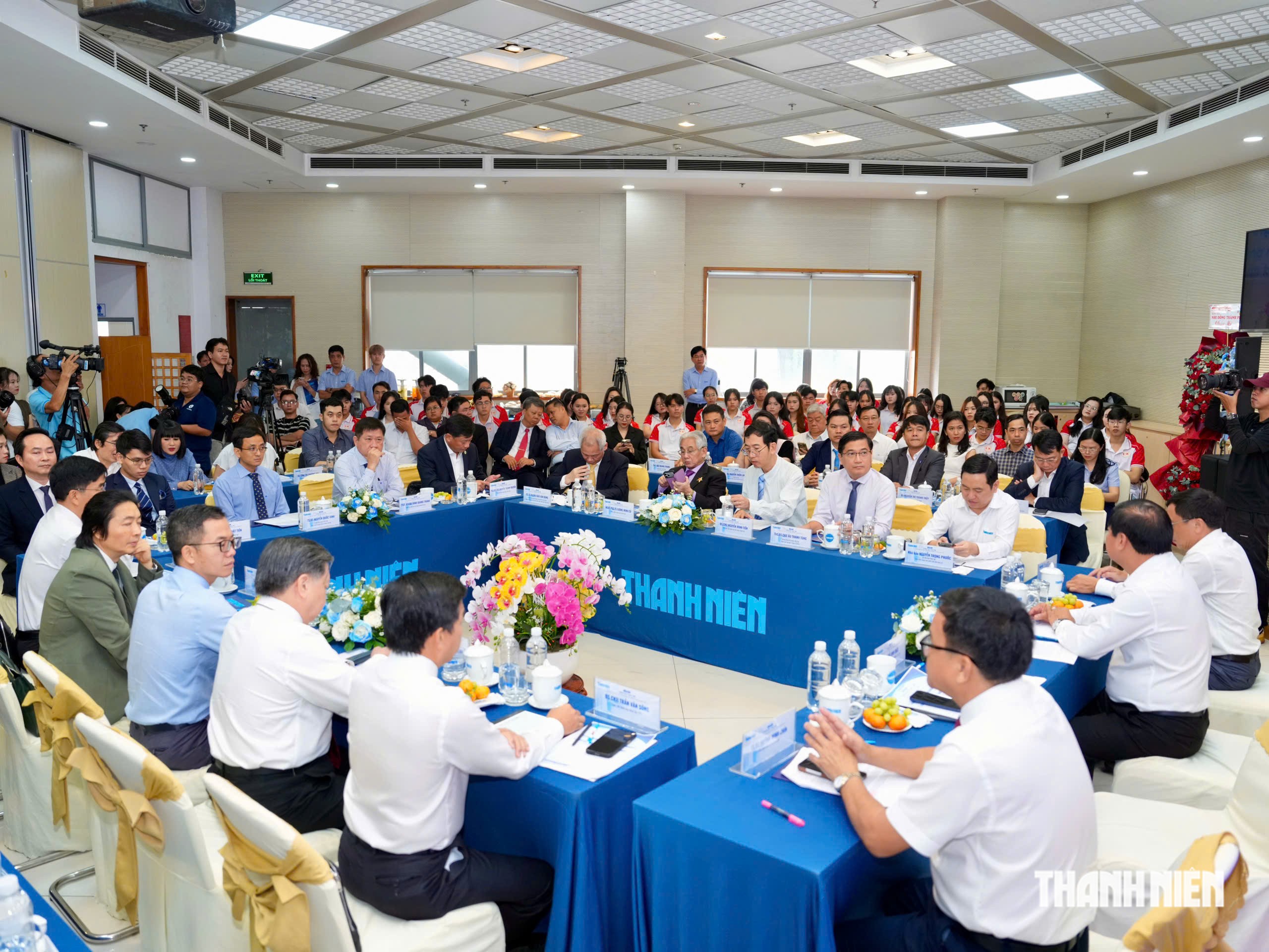 Hội thảo có sự tham gia của các bệnh viện, các đơn vị đào tạo, doanh nghiệp trong lĩnh vực y tế