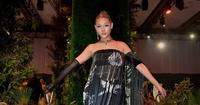 Diệp Linh Châu mang yếm Việt, rèm tái sinh đến Manila Fashion Week
