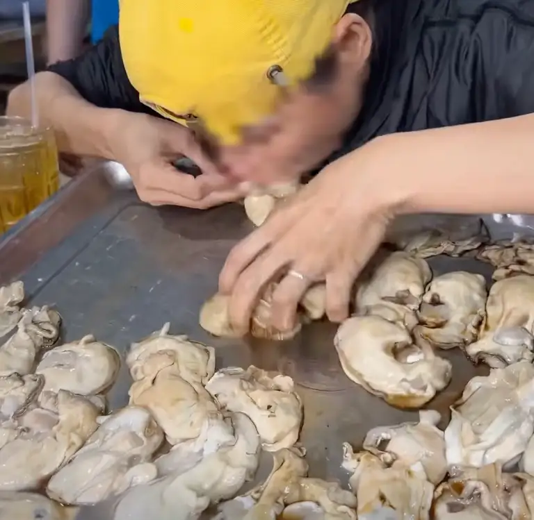 Một thử thách ăn nhanh, ăn nhiều trên mạng xã hội - Ảnh: Chụp màn hình