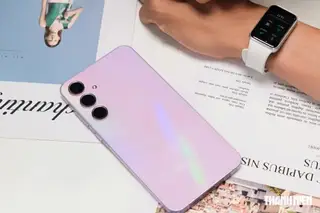 Galaxy A55 trở thành mẫu Galaxy A đầu tiên hỗ trợ AirDrop trên iPhone