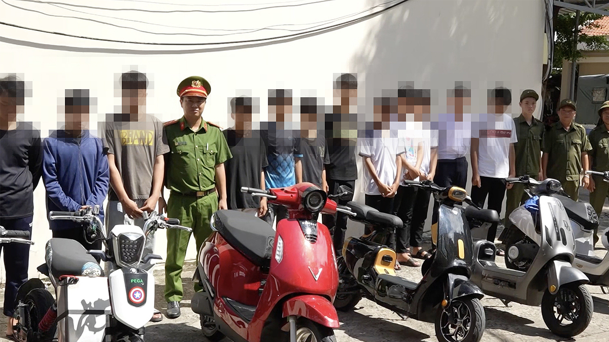 Mối nguy khi phụ huynh để con tự do độ chế xe máy điện