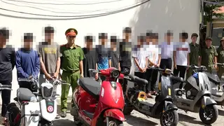Mối nguy khi phụ huynh để con tự do độ chế xe máy điện