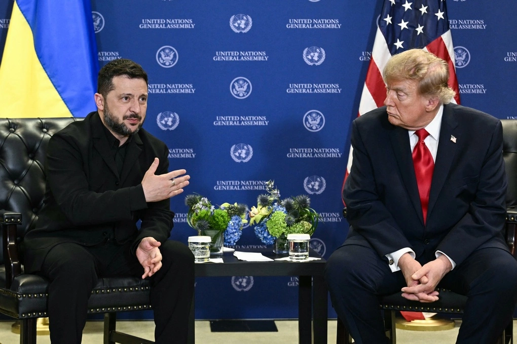 Tổng thống Zelensky (trái) và Tổng thống Trump tại cuộc gặp ở New York ngày 22/9. Ảnh: AFP