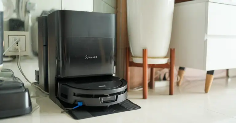 Dùng thử Ecovacs Deebot T80 Max Omni: Hút 40.000Pa, lau bằng con lăn 27cm, tự làm sạch gần như mọi thứ
