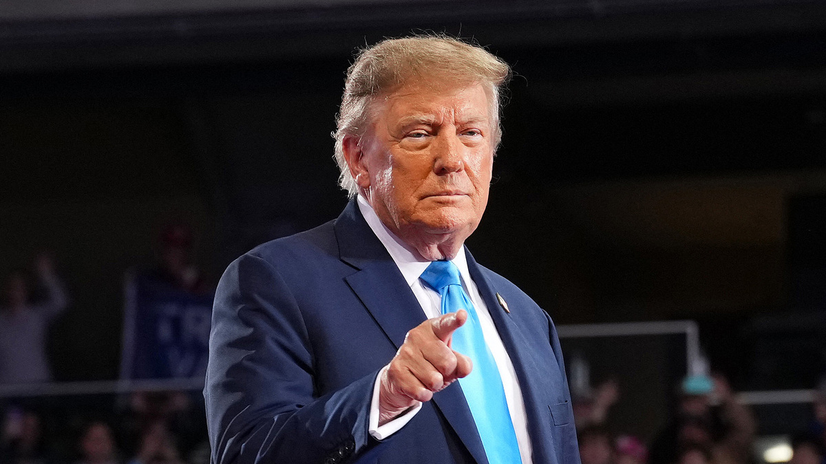Ông Trump công kích Tổng thống Ukraine, bảo vệ quyết định miễn trừng phạt Nga