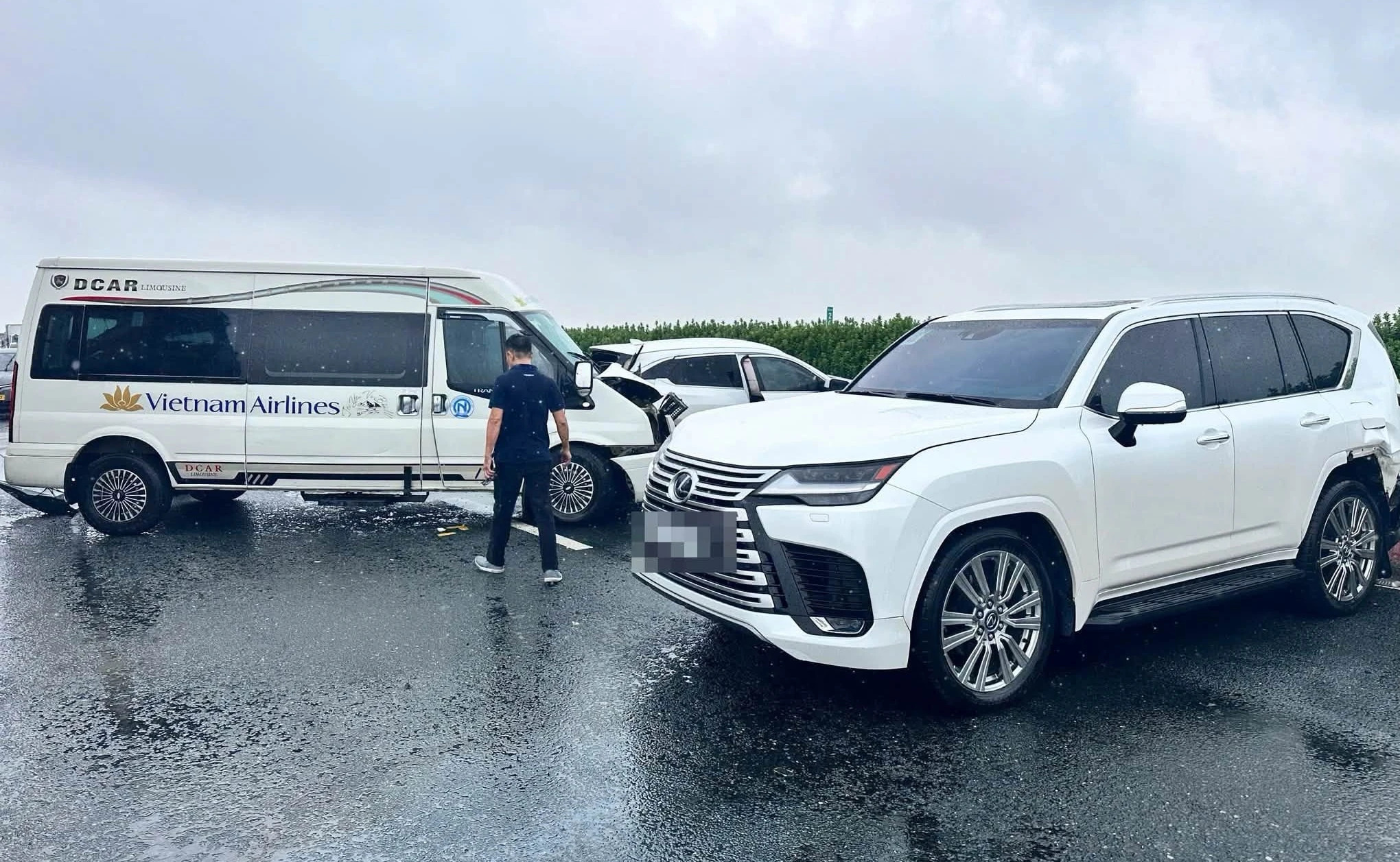 Va chạm nhẹ, không có người bị thương vẫn phải dừng xe và giữ nguyên hiện trường theo quy định