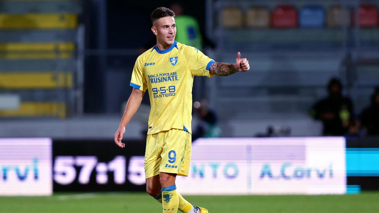 Antonio Raimondo ăn mừng cú hat-trick sau trận Frosinone – Sassuolo trên sân Benito Stirpe, Frosinone, Italy ngày 16/10/2026. Ảnh: ANSA