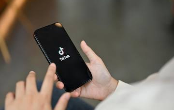 TikTok bị cáo buộc cho trẻ em dùng tính năng an toàn không hoạt động để đo mức độ "gây nghiện" - Ảnh: Magnific