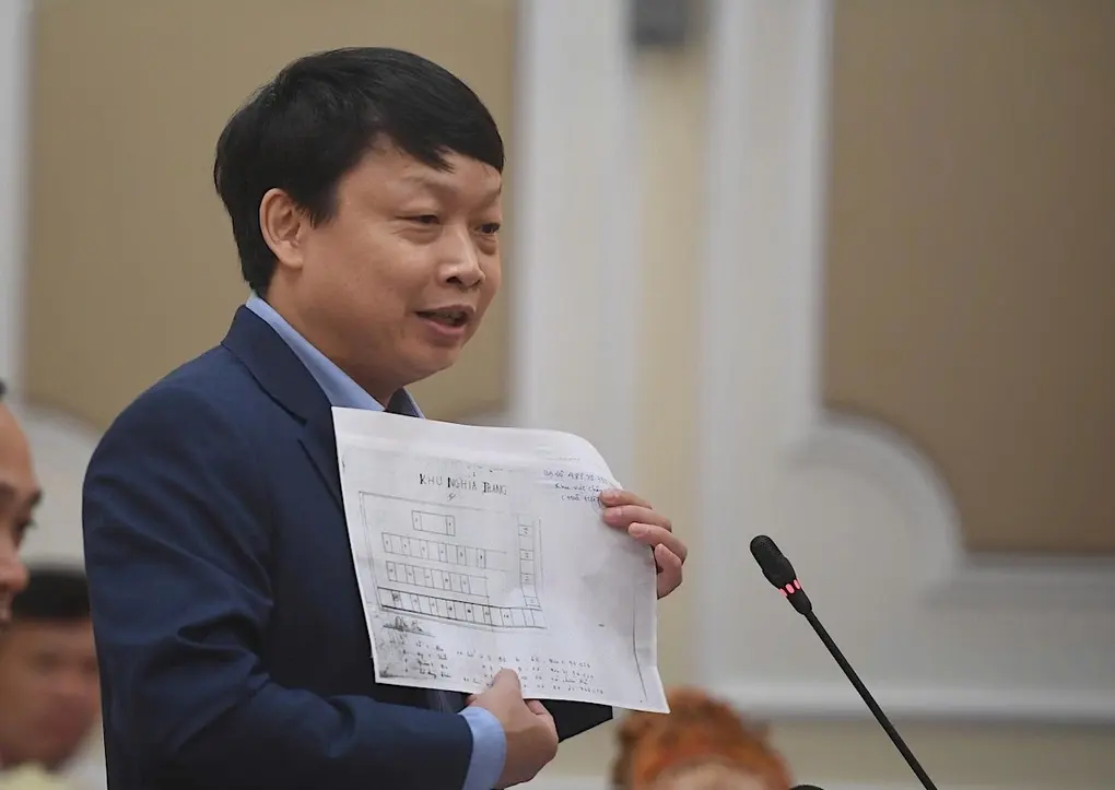 Ông Tạ Thu Phong, đại diện nhóm VWAI phát biểu tại buổi làm việc, chiều 9/7. Ảnh: Đình Văn