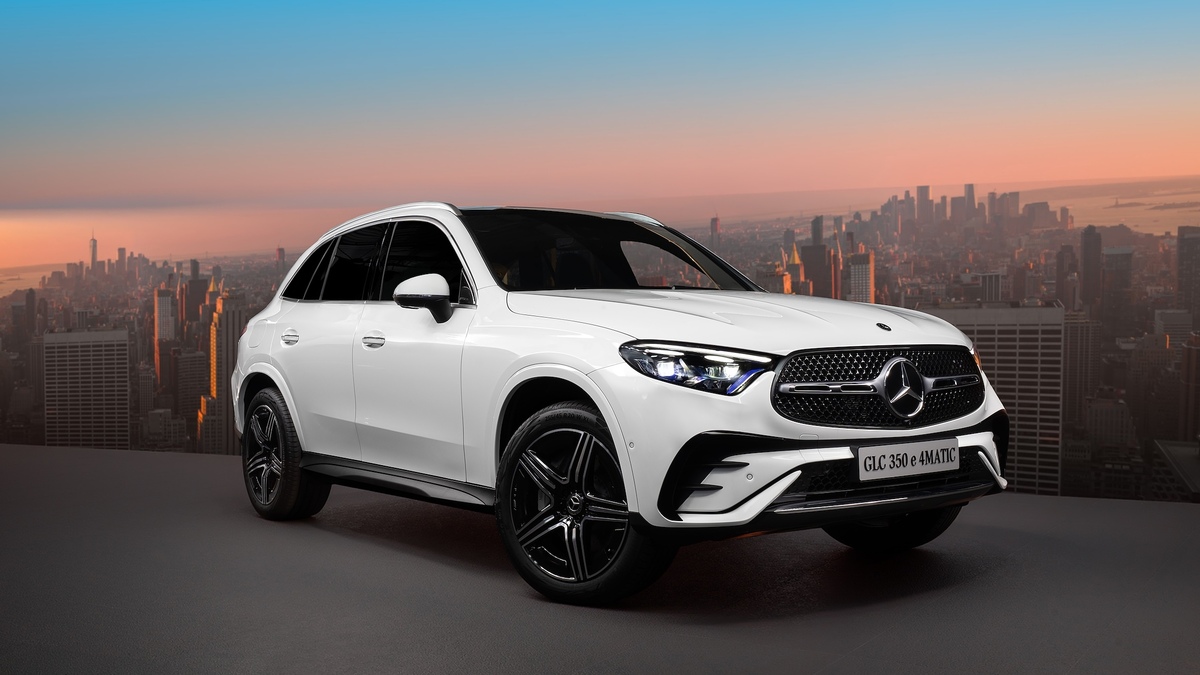 Mercedes GLC giảm giá hơn 300 triệu đồng, bổ sung bản PHEV