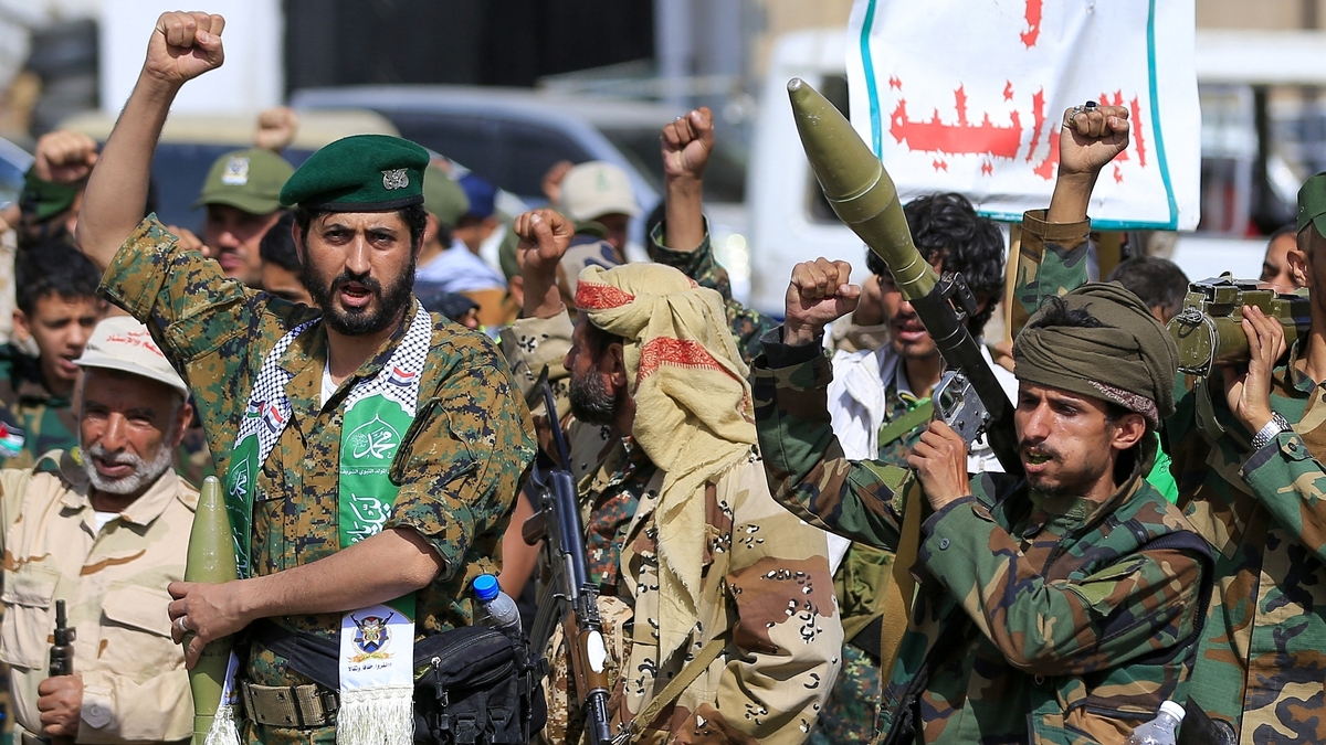 Houthi cảnh báo đáp trả 'đau đớn' nếu Mỹ tham chiến ở Yemen