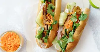 Bánh mì Việt, đến bạn thân Spider-Man cũng mê