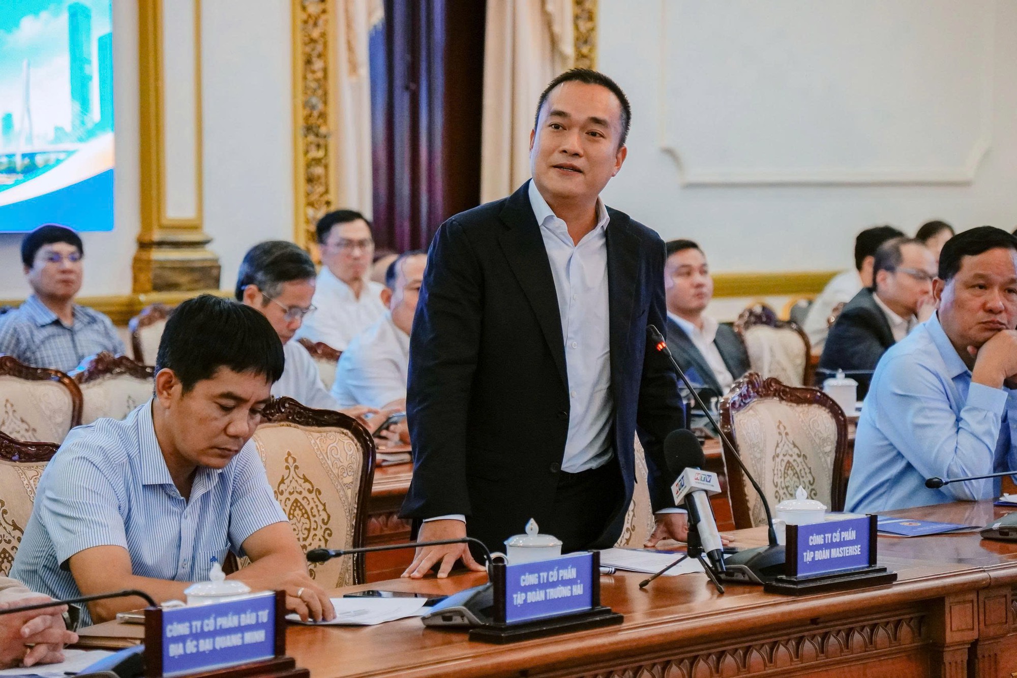 Ông Hồ Anh Ngọc - đ ại diện Công ty cổ phần Tập đoàn Masterise - phát biểu tại buổi làm việc - Ảnh: KỲ PHONG