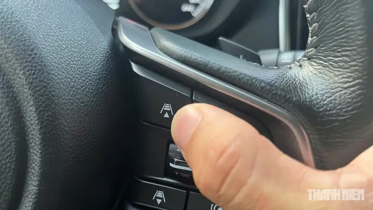 Honda, Subaru trang bị các nút bấm với 4 vạch ngang giúp người lái xác định mức tăng/giảm khoảng cách với xe phía trước