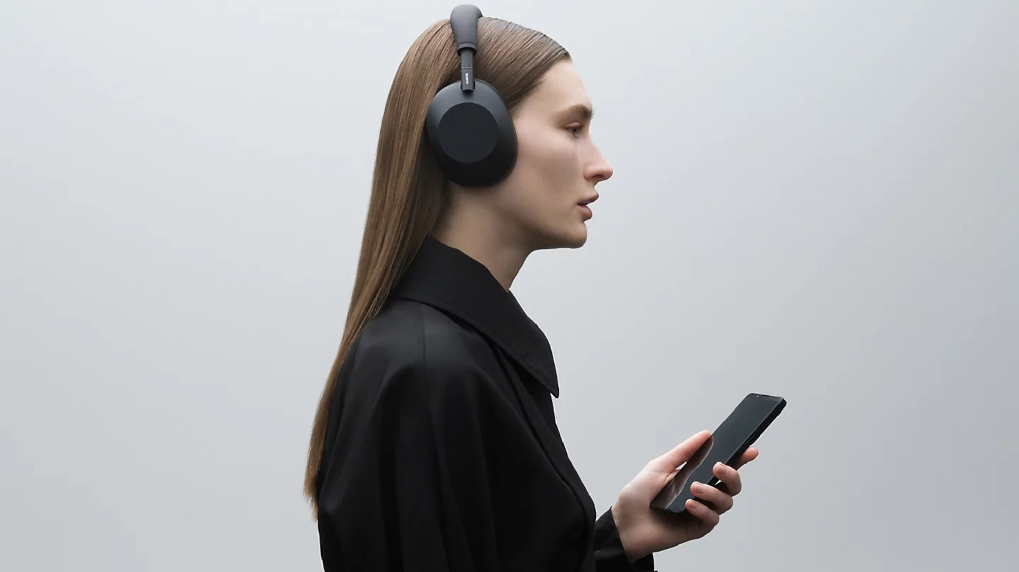 Sony WH-1000XM6 họp online có ổn không khi có mute nhanh và micro điều hướng chùm sóng AI?- Ảnh 3.