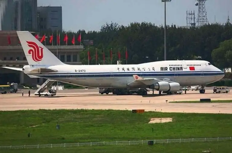 Chuyên cơ mang số hiệu B-2472 phục vụ ông Tập năm 2014. Ảnh: People's Daily