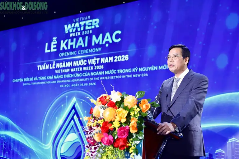 Thứ trưởng Bộ Xây dựng Bùi Xuân Dũng phát biểu tại buổi lễ khai mạc Tuần lễ ngành nước Việt Nam - Vietnam Water Week 2026. (Ảnh Thành Long)