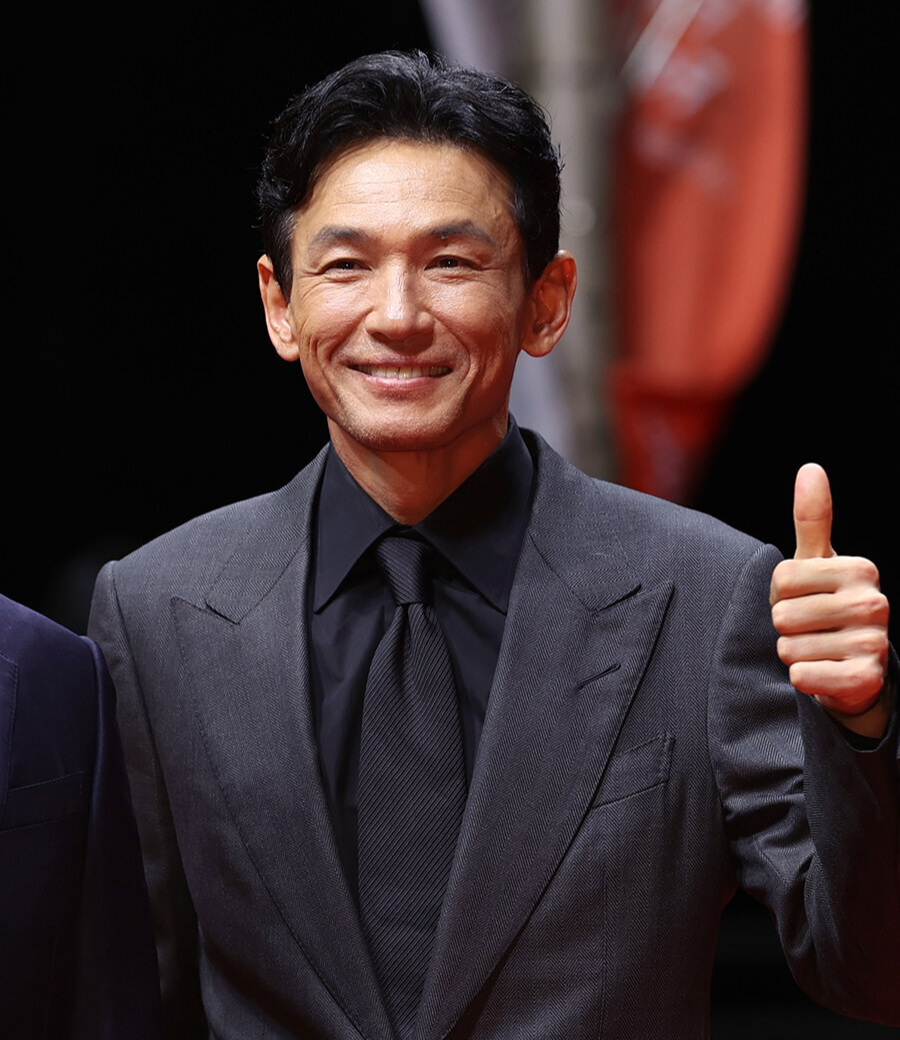 Hwang Jung Min xuất hiện để đại diện cho bom tấn Hope - Ảnh: Spotv News