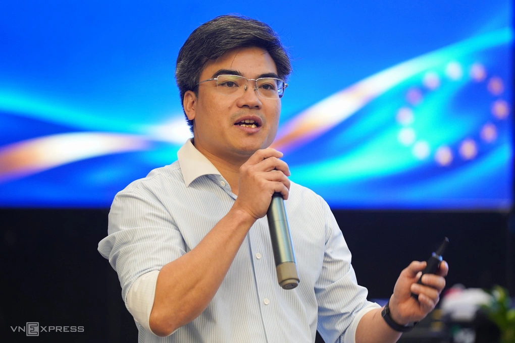 TS Nguyễn Văn Quỳnh từ Trường Đại học Khoa học và Công nghệ Hà Nội phát biểu tại diễn đàn. Ảnh: Lưu Quý