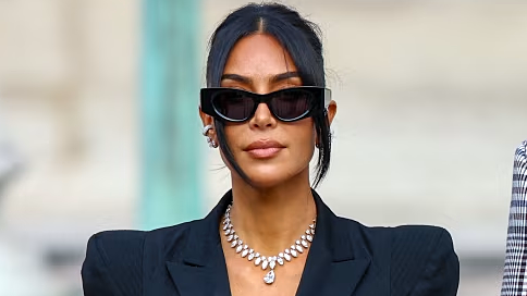 Bài đăng 'sống ảo' dẫn nhóm cướp đến tấn công phòng Kim Kardashian