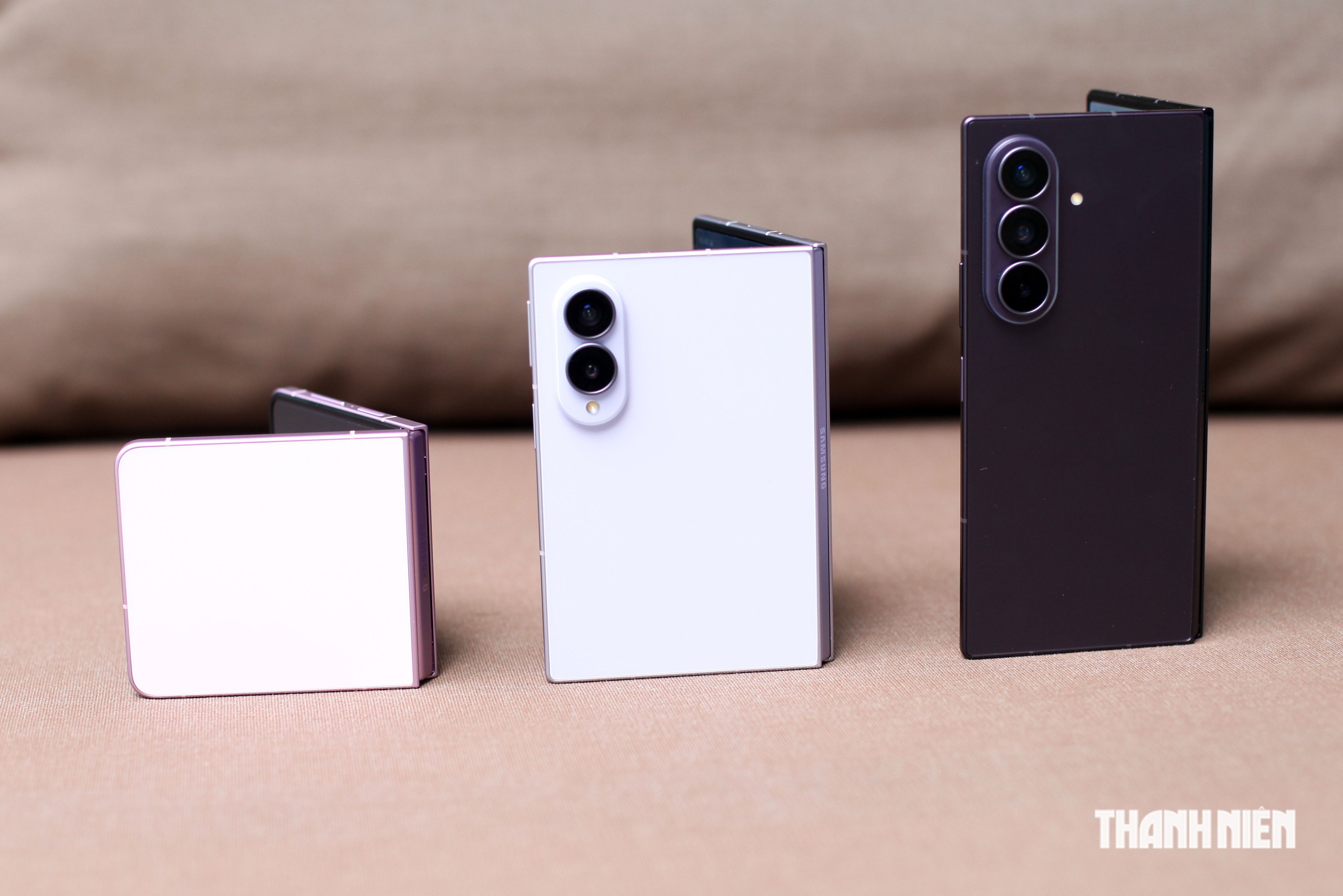 Từ trái sang: Samsung Galaxy Z Flip8, Galaxy Z Fold8 và Galaxy Z Fold8 Ultra
