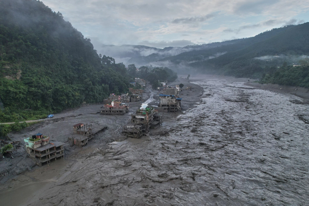Khu vực ven sông Trishuli ở huyện Nuwakot, Nepal, ngày 30/8. Ảnh: AP