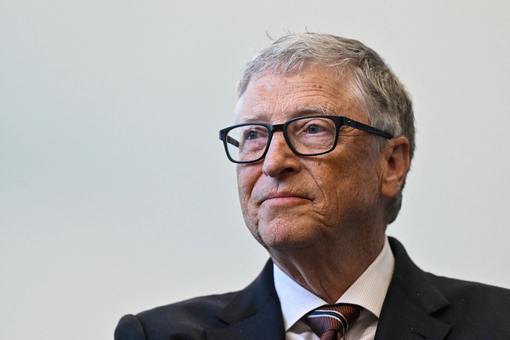 Tỷ phú Bill Gates tại London hôm 15/2. Ảnh: Reuters
